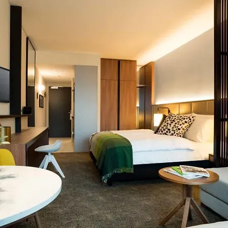 Adina Frankfurt Hotel 4*