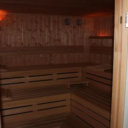 Grand Empire Hotel 4*