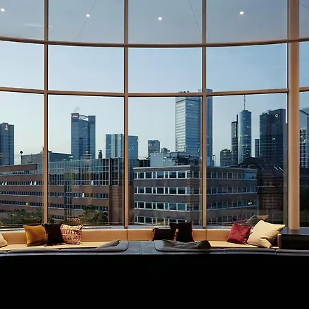 מלון Roomers Frankfurt, Autograph Collection