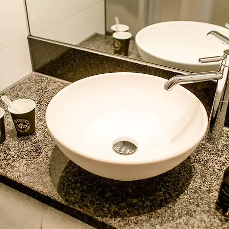 Szálloda One Frankfurt-roemer 3*