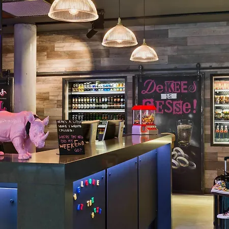 Moxy Frankfurt East Otel 3*