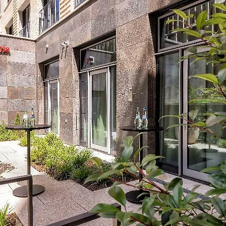Adina Frankfurt Hotel 4*