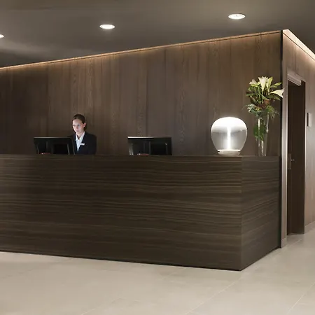 Hotel Adina Frankfurt