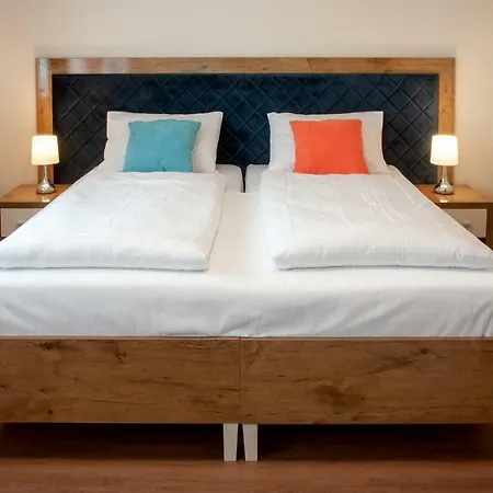Isha Hotel