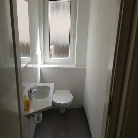 In Frankfurt - Osten Homestay *