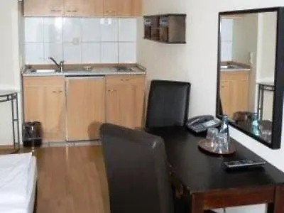 Hotel City Frankfurt 3*
