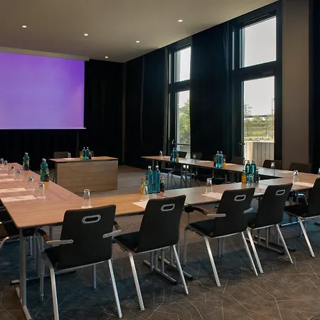 Отель Holiday Inn Frankfurt Airport By Ihg