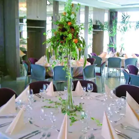 Zum Loewen Hotel 4*