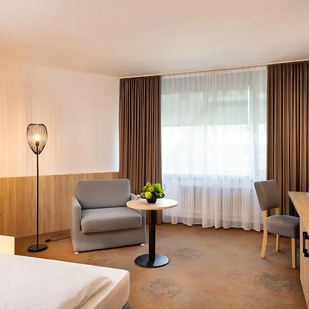Plaza & Living Frankfurt Otel 3*