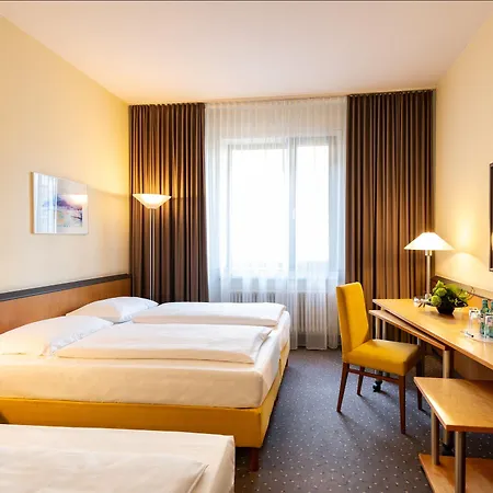 Otel Plaza & Living Frankfurt 3*