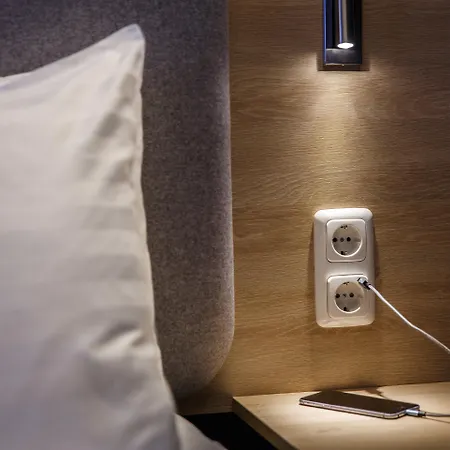 Отель Express Frankfurt Messe By Ihg Франкфурт-на-Майне