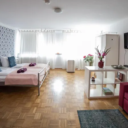 My Place Mit Frühstückspaket - With Breakfastbox 3* Frankfurt am Main