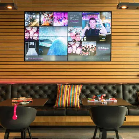 Moxy Frankfurt Airport Hotel 4*