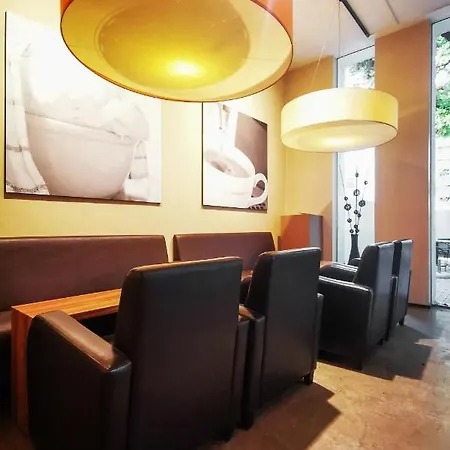 Otel Plaza & Living Frankfurt 3*