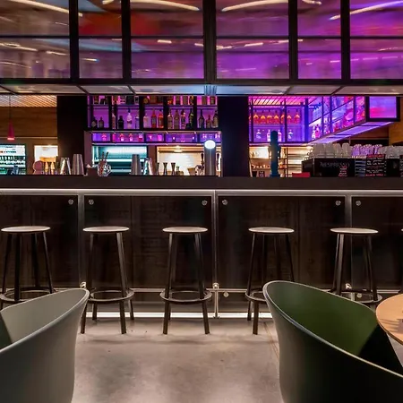 Moxy Frankfurt Airport 4*
