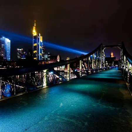 Отель Express Frankfurt Messe By Ihg Франкфурт-на-Майне