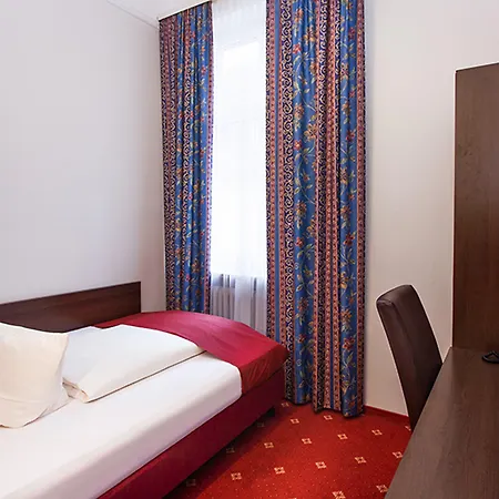 Hotel Centro National Frankfurt City, Trademark Collection By Wyndham 3*