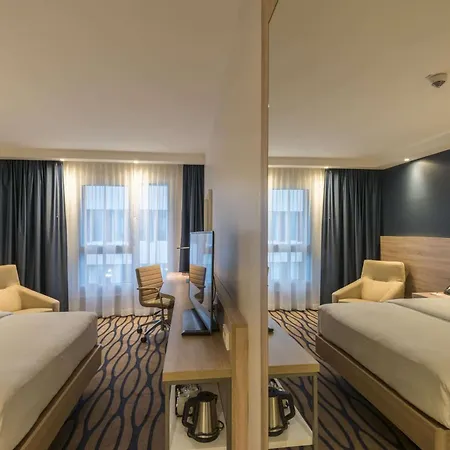 Hampton By Hilton Frankfurt Airport Ξενοδοχείο 3*