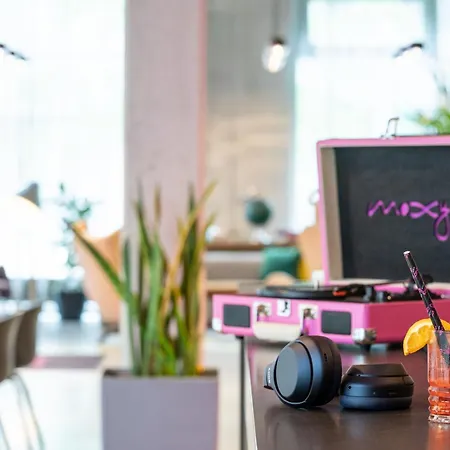 Moxy Frankfurt Airport Hotel Frankfurt am Main