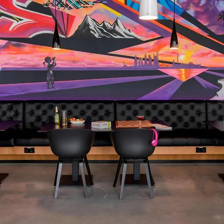 Moxy Frankfurt Airport Hotel