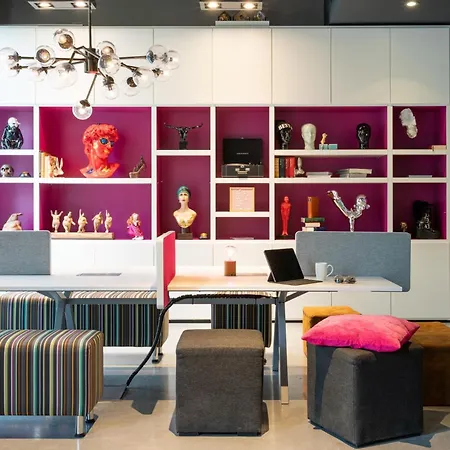 Moxy Frankfurt Airport 4*