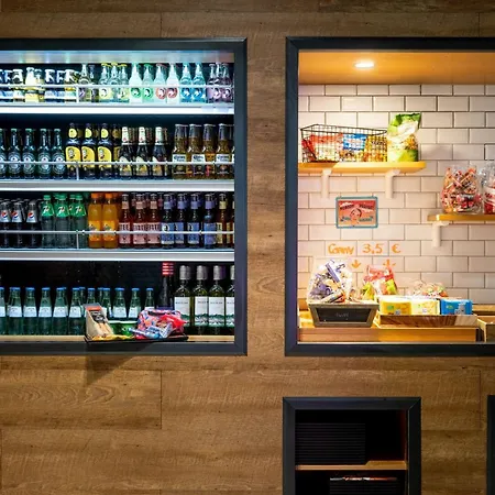 Hotel Moxy Frankfurt Airport 4*