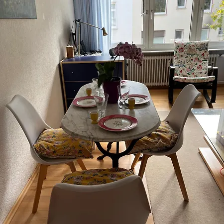 Cozy - Balcony Δωμάτια σε οικογενειακή κατοικία Φραγκφούρτη