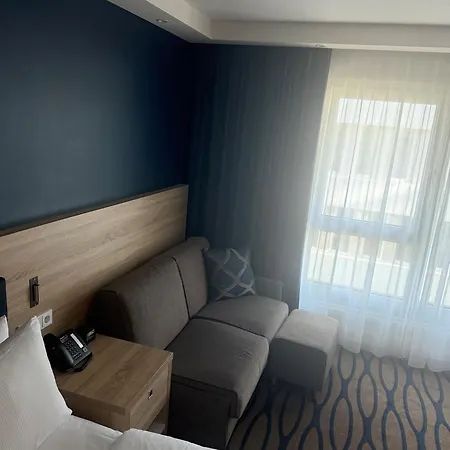 Hampton By Hilton Frankfurt Airport Ξενοδοχείο 3*