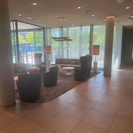 Ξενοδοχείο Hampton By Hilton Frankfurt Airport 3*
