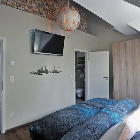 Frankfurt Bed & Breakfast 2*