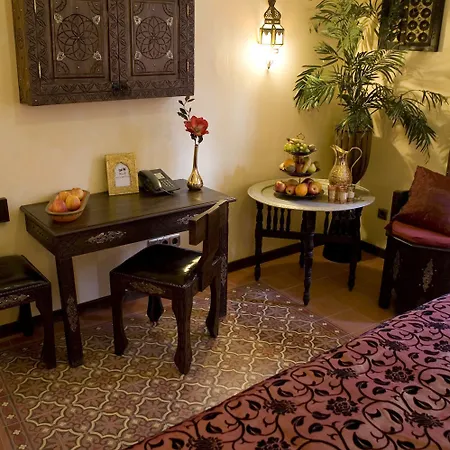 Ξενοδοχείο Oriental & Restaurant 4*