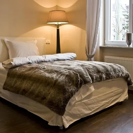 Ξενοδοχείο με διαμερίσματα Sopolitan Suites 4*