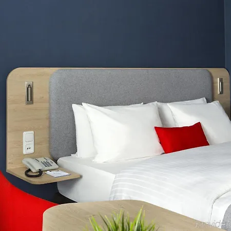 Отель Express Frankfurt Messe By Ihg 3*