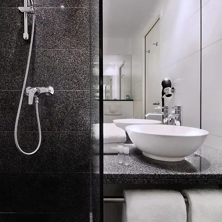One Frankfurt Messe Hotel 3*