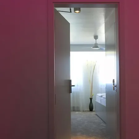 Pearl Design - Frankfurt Hotell 4*