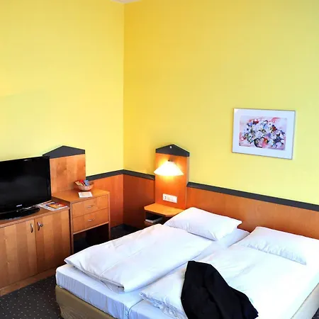 Plaza & Living Frankfurt Otel 3*