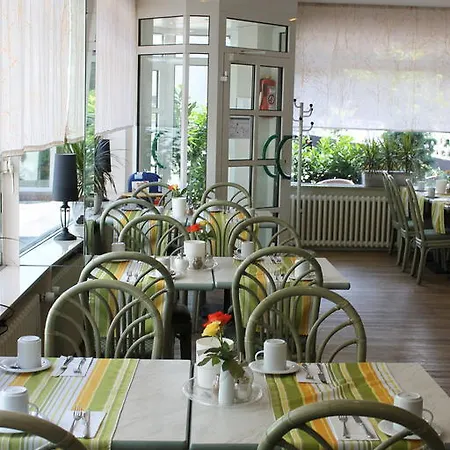 Frankfurt Motel 3*