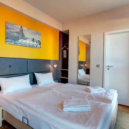 Meininger Frankfurt/main Messe Hotell 3*