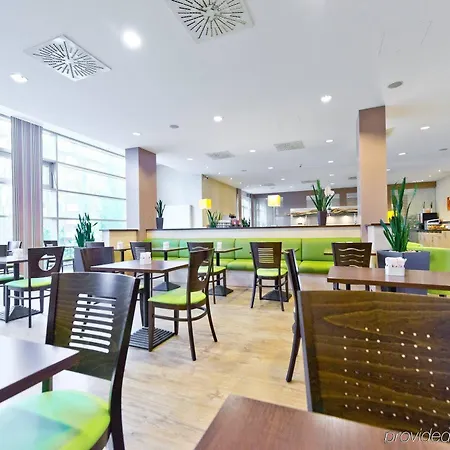 Отель Express Frankfurt Messe By Ihg