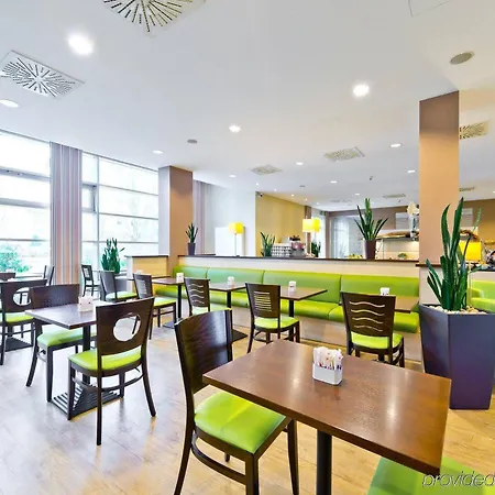 Отель Express Frankfurt Messe By Ihg