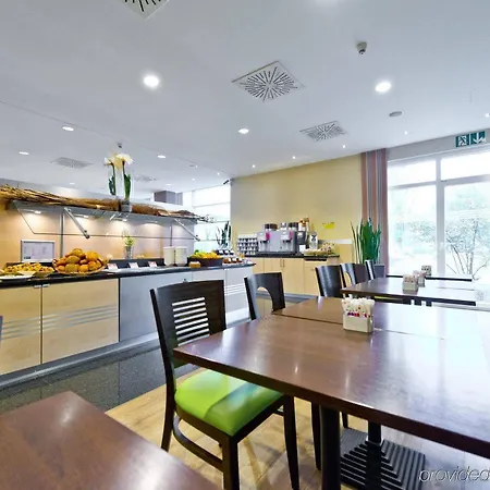 Express Frankfurt Messe By Ihg Отель