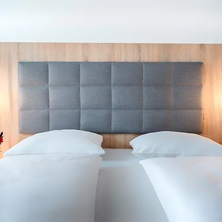 Otel Plaza & Living Frankfurt