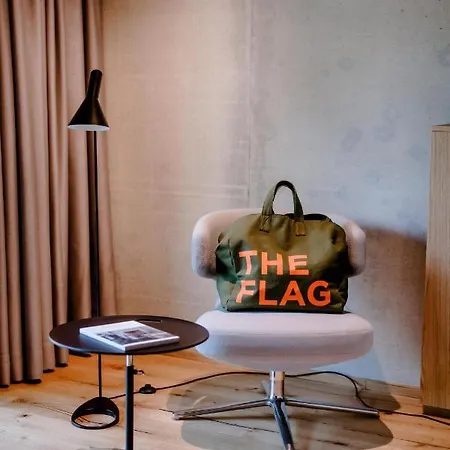 호텔 The Flag West M. 4*