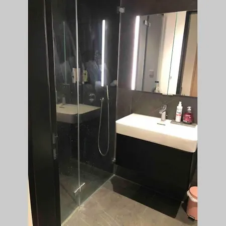 Luxury Skyscraper Apartment With Skyline View Frankfurt am Main