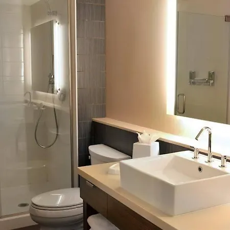 Element Frankfurt Airport 3*