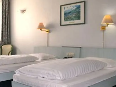 Trip Messe Westend Otel 4*