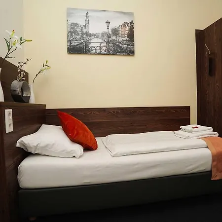 Little Paris 3* Φραγκφούρτη