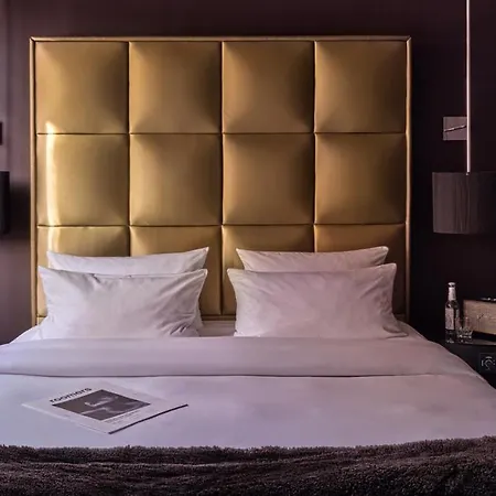 Roomers Frankfurt, Autograph Collection