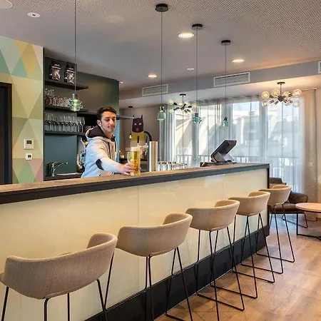 - The Niu, Charly Frankfurt By Ihg Fráncfort del Meno