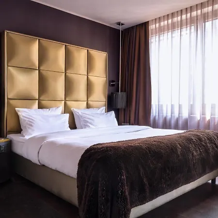 Roomers Frankfurt, Autograph Collection 5*